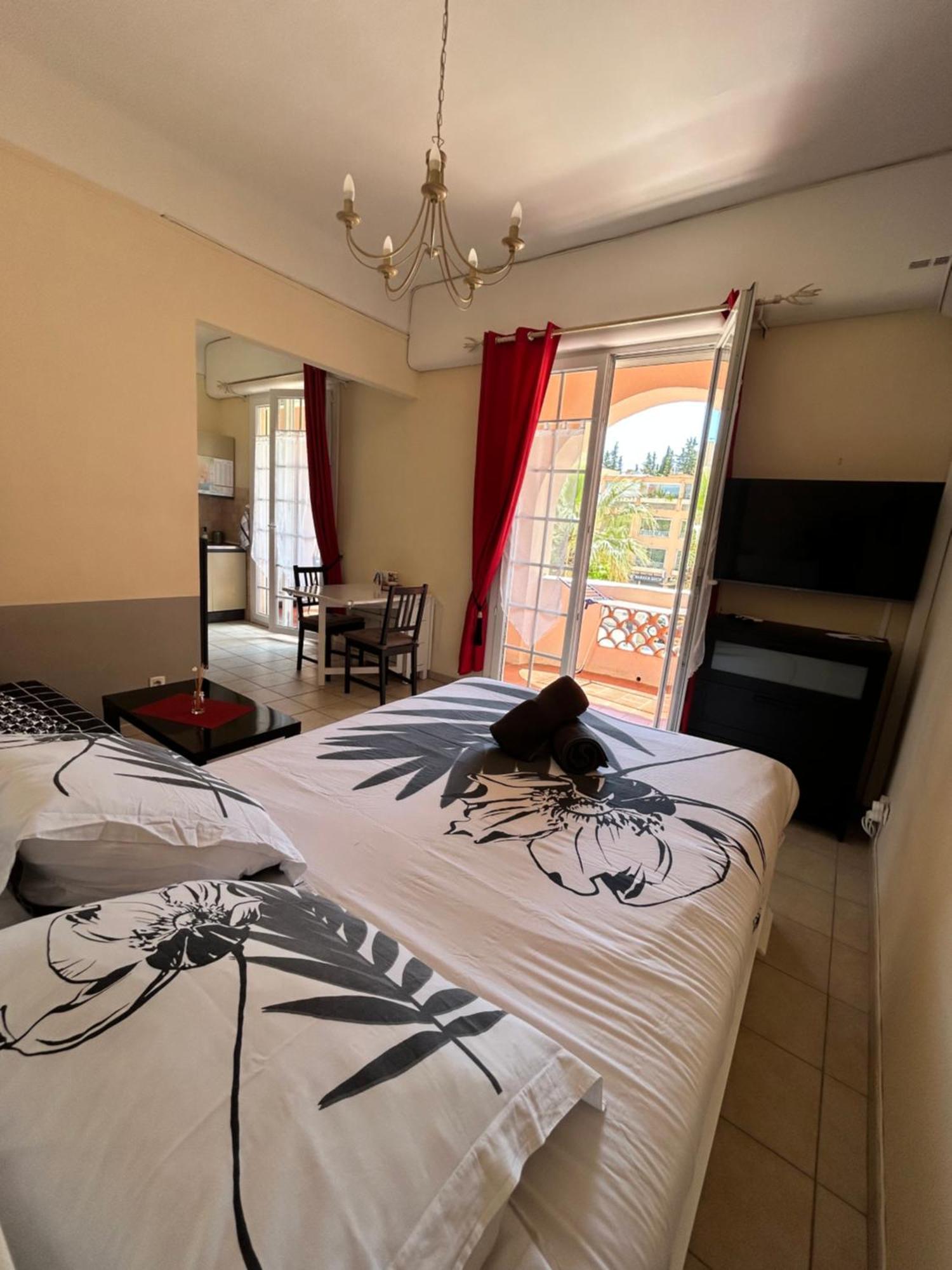 Studio Avec Grand Balcon- Residence De Caractere Bandol Exteriér fotografie